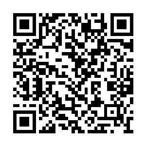 他乜斜着眼睛看着在自己面前毕恭毕敬的几个人二维码生成