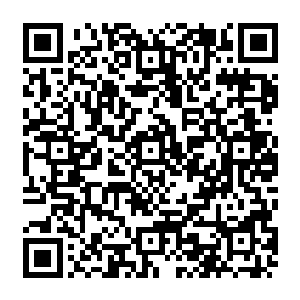 他文森特只不过多付了一笔钱买下了一堆量子物理实验室才能用到的二手设备而已二维码生成