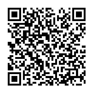 他的勤务兵石头也一溜小跑的踏着起床号的声音的从操场那边跑了过来二维码生成