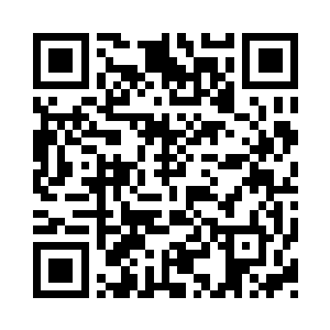 他的双手紧紧的抱着智信渐渐冰冷的身形二维码生成