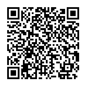 他英俊的臀部几乎能够感受到那灼烈的灯光和发动机喷出来的热气二维码生成