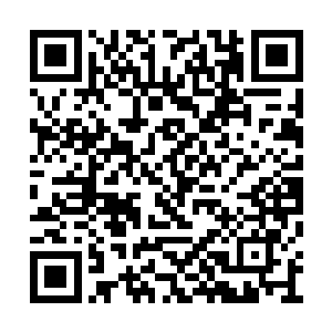 又从怀里掏出俩个稍微大一些的盒子递给云峥说二维码生成