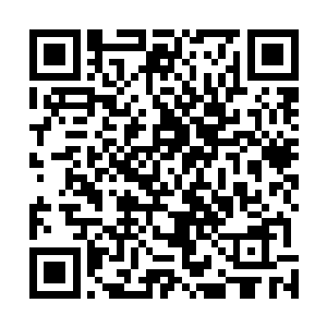 我们班上的目光就全都集中在她手上的一张成绩排名上面二维码生成