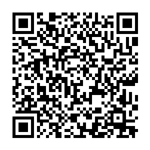 立即就怒气冲天的跑到了帐篷的后面去端了个骚臭扑鼻的尿盆出来二维码生成