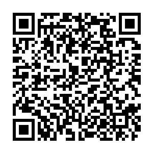 而这个时候摆在LH战队与HD战队面前的那个总冠军的奖杯灯光再次亮了起来二维码生成